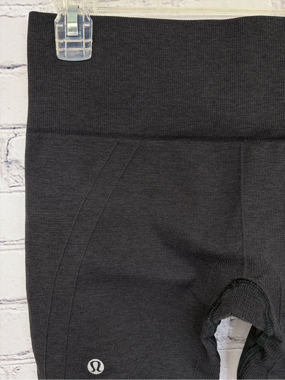 Lululemon In The Flow Crop II Heathered Deep Coal Sz 6 - Picture 8 of 16